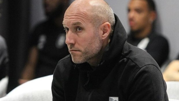 Samir Abasov paltardəyişmə otağında kollektivləVİDALAŞDI