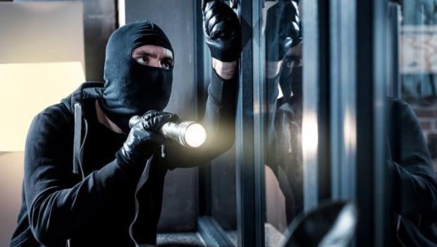 Evdən oğurluq edən şəxs tutuldu