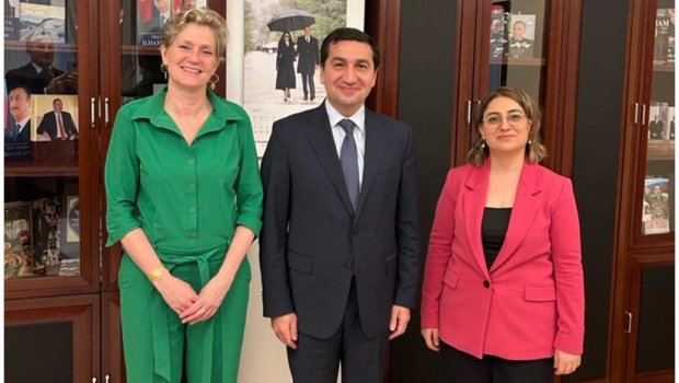 Hikmət Hacıyev Niderland səfiri ilə görüşdü