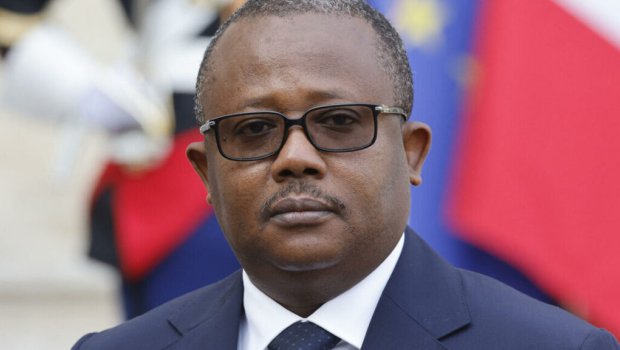 Qvineya-Bisauda dövlət çevrilişi - Prezident həbs olundu