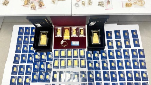 Gömrükdə 2 milyonluq ƏMƏLİYYAT: 11 kiloqrama yaxın qızıl gətirmək istədilər - FOTO