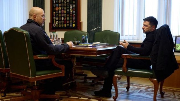 Zelenski Şmıqala Ukraynanın yeni müdafiə planını hazırlamağı TAPŞIRDI