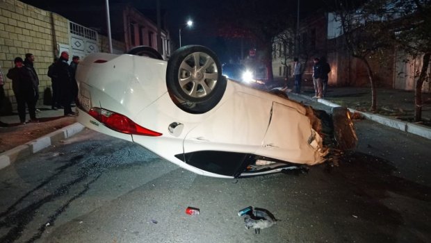 Gəncədə maşın aşdı - FOTO