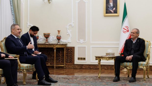 Hakan Fidan Pezeşkianla görüşdü