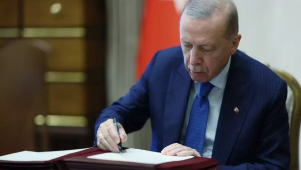 Gecəyarısı onu vəzifəsindən azad etdi