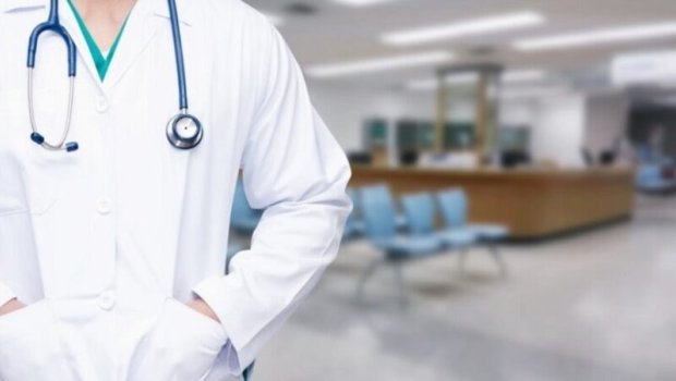 Plastik cərrah əməliyyatlarda ən böyük səhvi açıqladı