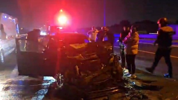 Bakıda avtomobillə "KamAZ" toqquşdu: Ölən var – VİDEO