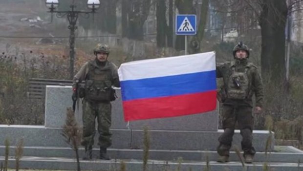 Ukraynanın bu şəhərində Rusiya bayrağı qaldırıldı – VİDEO