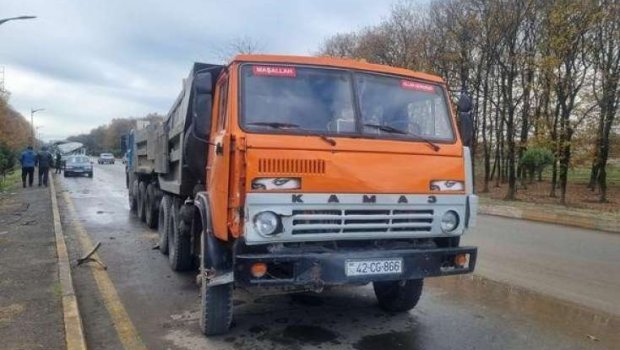 Qusarda “KamAZ” 87 yaşlı kişinin üzərindən keçdi - ÖZƏL