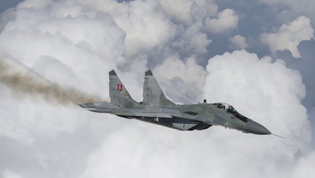 Krımda Rusiyaya məxsus MiQ-29 təyyarəsi məhv edildi - VİDEO