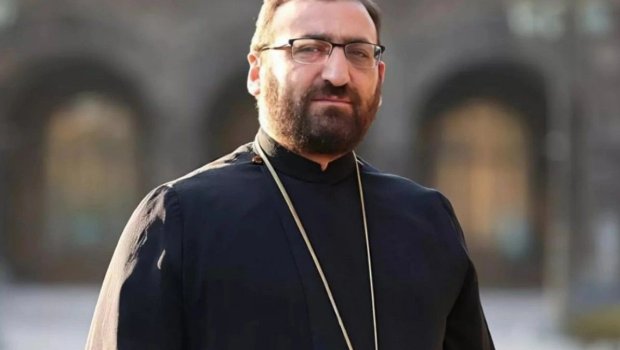 Erməni arxiyepiskop Arşak Xaçatryan SAXLANILDI