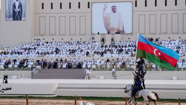 BƏƏ Prezidenti Qarabağ atlarının çıxışını izlədi &ndash; VİDEO