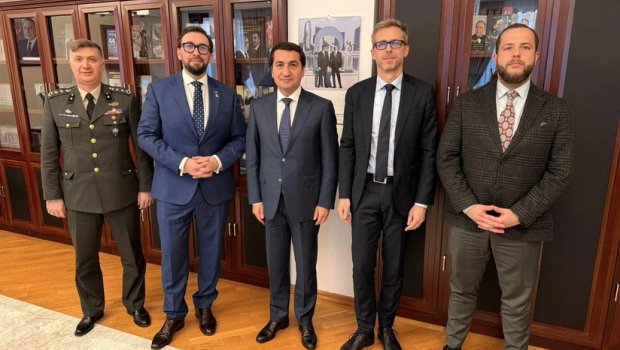 Hikmət Hacıyev NATO-nun Cənubi Qafqazdakı Ofisinin rəhbəri ilə GÖRÜŞDÜ