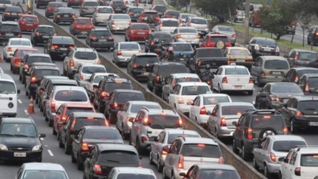 Sürücülərin NƏZƏRİNƏ: Yollarda tıxac var