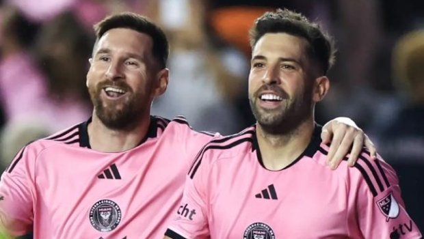 Alba karyerasının sonuncu oyununa çıxır