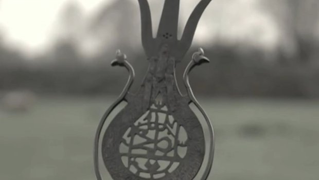 Astarada Səfəvilərə aid döyüş bayrağının başlığı TAPILDI - VİDEO