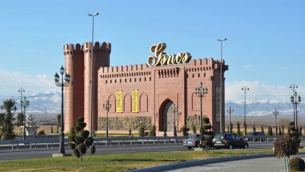 Gəncədə ər küçədə arvadını bıçaqladı