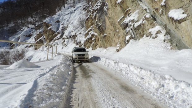 Xınalıq yolunda köməksiz qalan macar turist xilas edildi