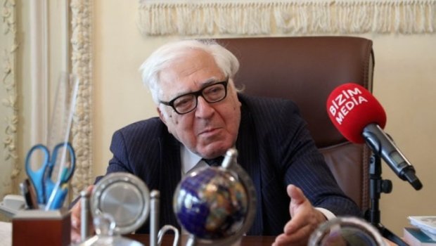 Anar: &ldquo;Həsən bəy Zərdabi orda restoranın qapıçısı kimi görünür"