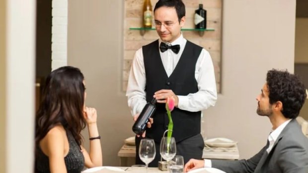 Restoranların müştəridən &ldquo;servis haqqı&rdquo; tələb etməsi QANUNSUZDUR?