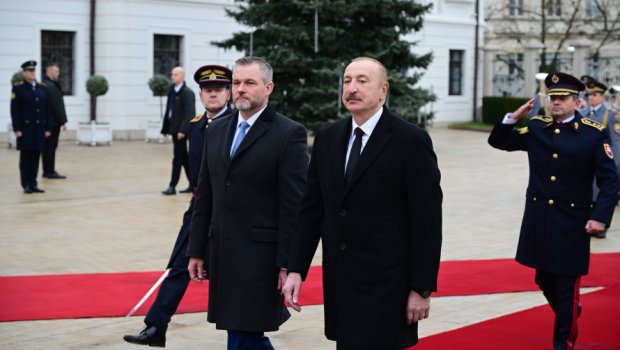 İlham Əliyev Bratislavada belə qarşılandı - VİDEO