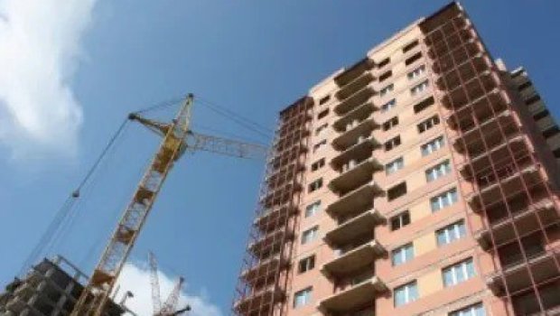 Bakıda usta tikintidən yıxılaraq öldü