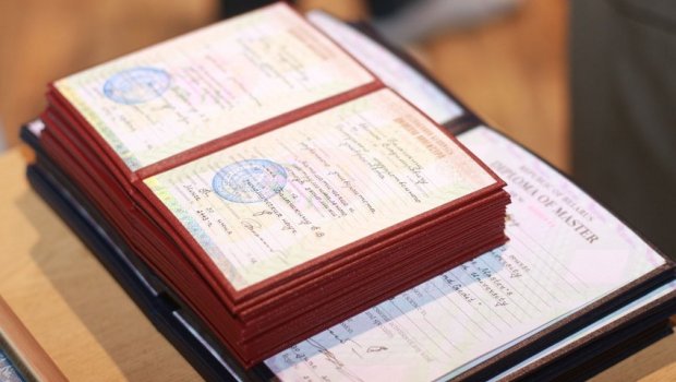 Xarici diplomların tanınması gələn ilin əvvəlinə qədər DAYANDIRILIR