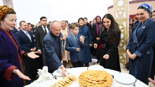 Leyla Əliyeva Türkmənistan milli mətbəxinə həsr olunan sərgidə iştirak edib - FOTO