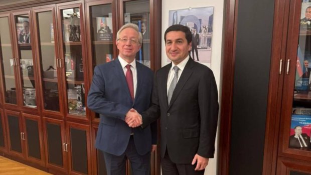 Hikmət Hacıyev Mixail Qaluzinlə regional məsələləri müzakirə etdi - FOTO