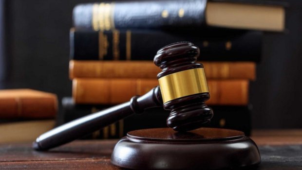 Rüşvətlə rəy verməkdə təqsirləndirilən ekspertin məhkəməsində ittiham ELAN OLUNDU