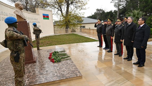 Zakir Həsənov özbəkistanlı generallarla komando hərbi hissəsində olub -FOTO/VİDEO