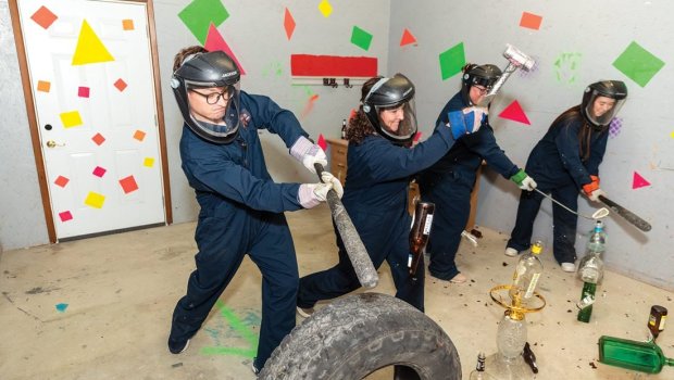 50 manat ödə – vur, sındır! – Azərbaycanda yeni qazanc mənbəyi yaranır?