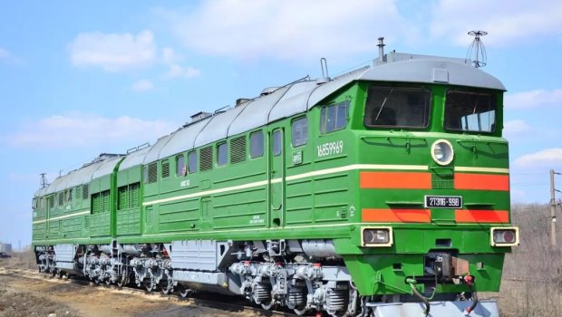 Bakıda teplovoz avtomobili vurdu