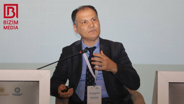 Alim: &ldquo;Müasir dövrün xurafatı &ldquo;kainatdan istəmək&rdquo;dir&rdquo;