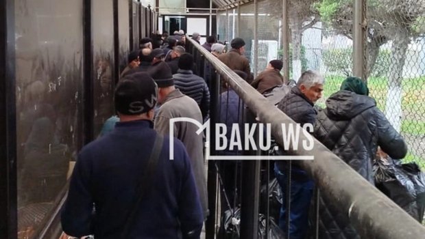 &ldquo;Saatlardır Biləsuvar gömrük postunda qalmışıq, səbəbini bilmirik&rdquo; &ndash; VİDEO