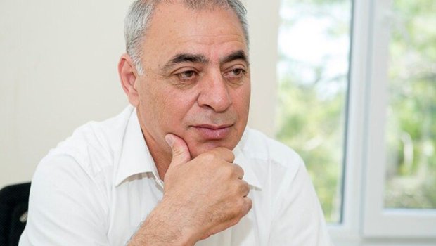 Nadir Hüseynovun öldüyü hadisənin təfərrüatı - Yaralanan qadın dayanacaqda dayanıbmış