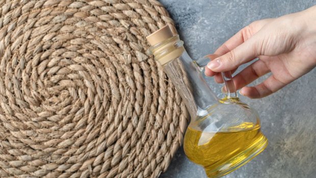 Kətan yağının sağlamlığa faydaları və düzgün istifadə qaydası - Kimlərə OLMAZ