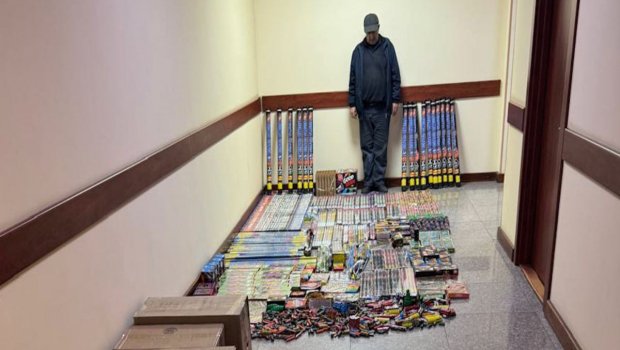 Bakıdakı ticarət mərkəzində pirotexniki vasitələr satılan anbar aşkarlanıb &ndash; VİDEO