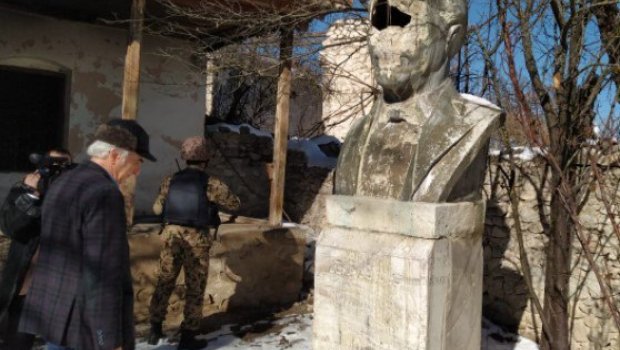 Şuşadan oğurlanan abidələr gizli yolla qaytarılıbmış &ndash; Polad Bülbüloğlu AÇIQLADI