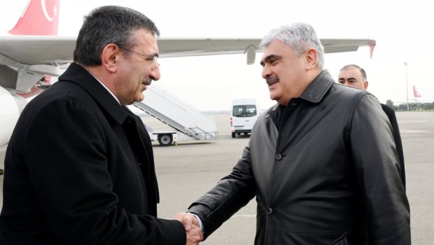 Cevdet Yılmaz Azərbaycana gəldi - FOTO