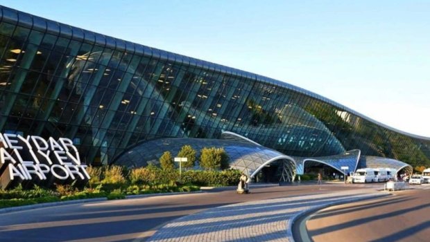 İki beynəlxalq reys Bakıda məcburi eniş etdi