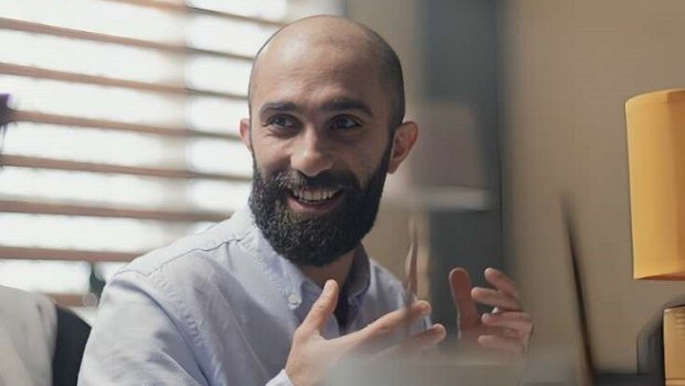 Əlixan Rəcəbov tütünü reklam etdi, şirkət cərimələndi &ndash; FOTO