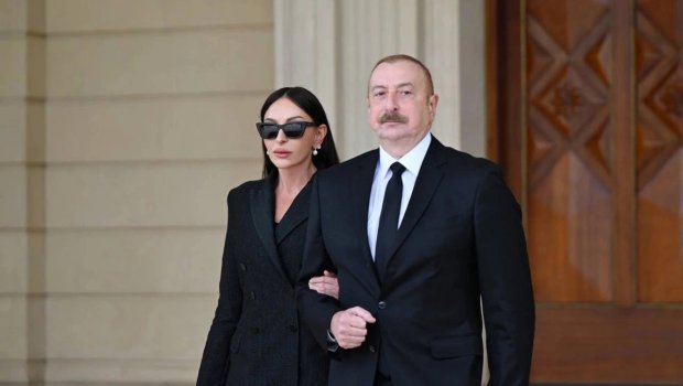 İlham Əliyev və Mehriban Əliyeva Xankəndidə Zəfər parkının AÇILIŞINDA - FOTO