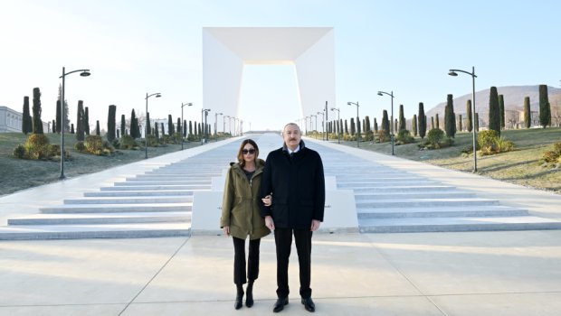 İlham Əliyev və Mehriban Əliyeva Xankəndidə Zəfər parkının AÇILIŞINDA - FOTO/VİDEO