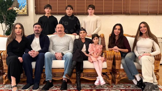 Prezidentin doğum günündən AİLƏ FOTOSU