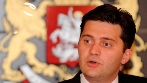 Gürcüstanın sabiq müdafiə naziri SAXLANILDI