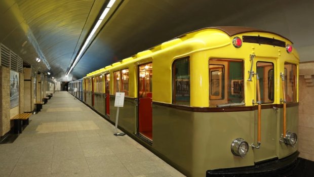 Bakı metrosunda retro vaqonlar nümayiş etdiriləcək - FOTO