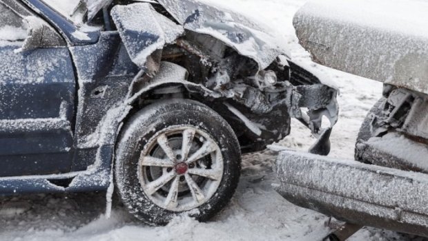 Hacıkənddə yolun buz bağlaması qəzaya səbəb oldu