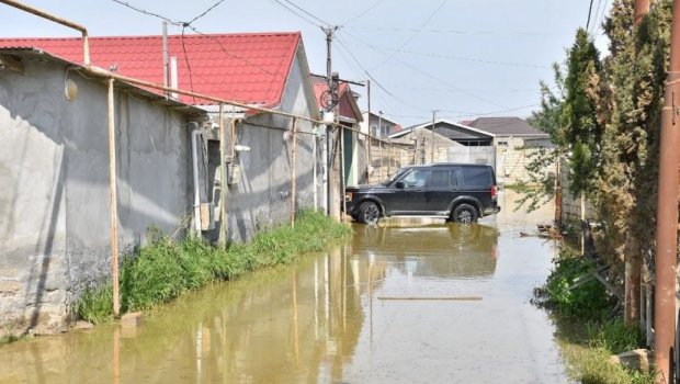 Binə qəsəbəsində qrunt suları və kanalizasiya problemi nə vaxt həll olunacaq? - VİDEO