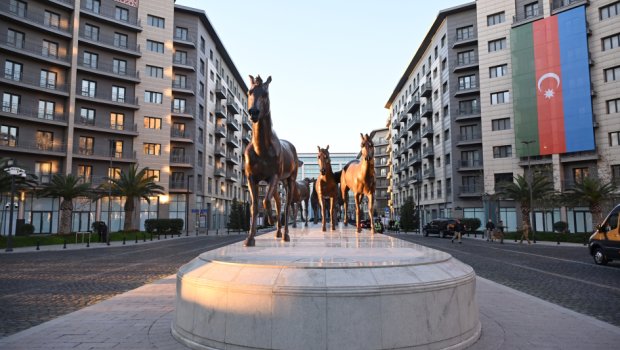 İlham Əliyev ailəsi ilə &ldquo;Bakı Ağ Şəhər&rdquo;də - FOTO